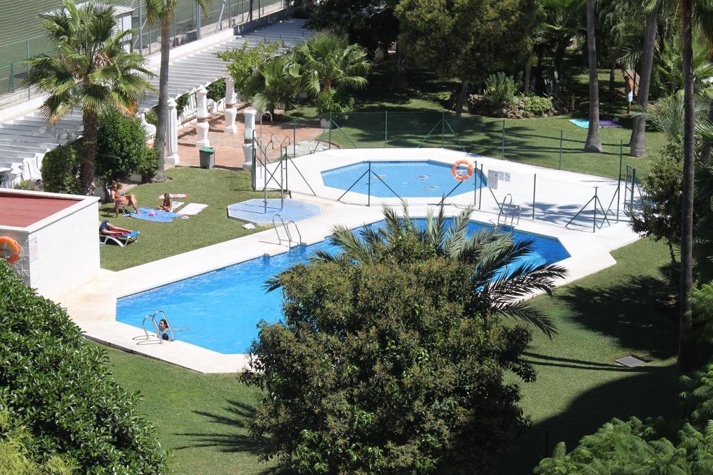 Apartamentos Jardines Del Gamonal マラガ エクステリア 写真